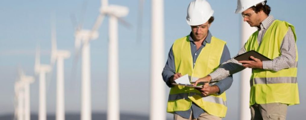 usina de energia eólica e engenheiros